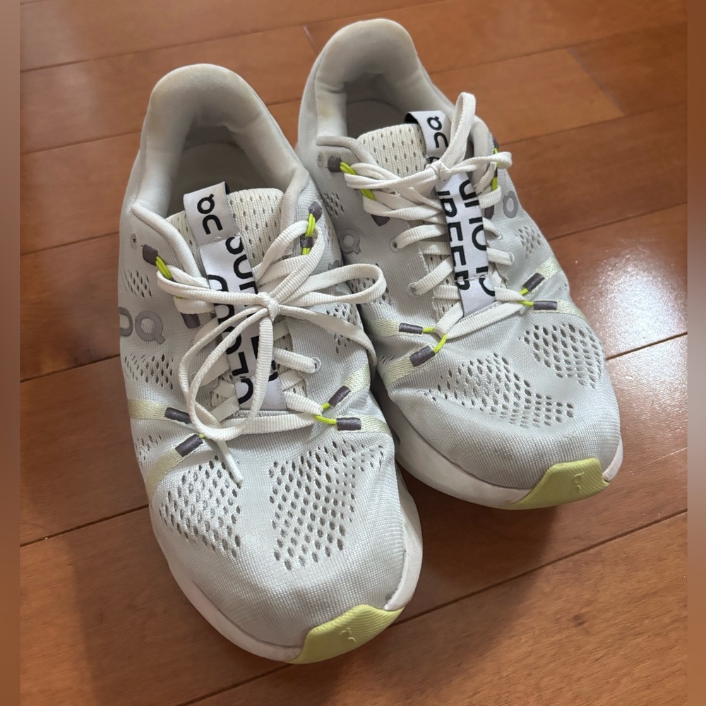 On Running light gray/green Athletic Shoes